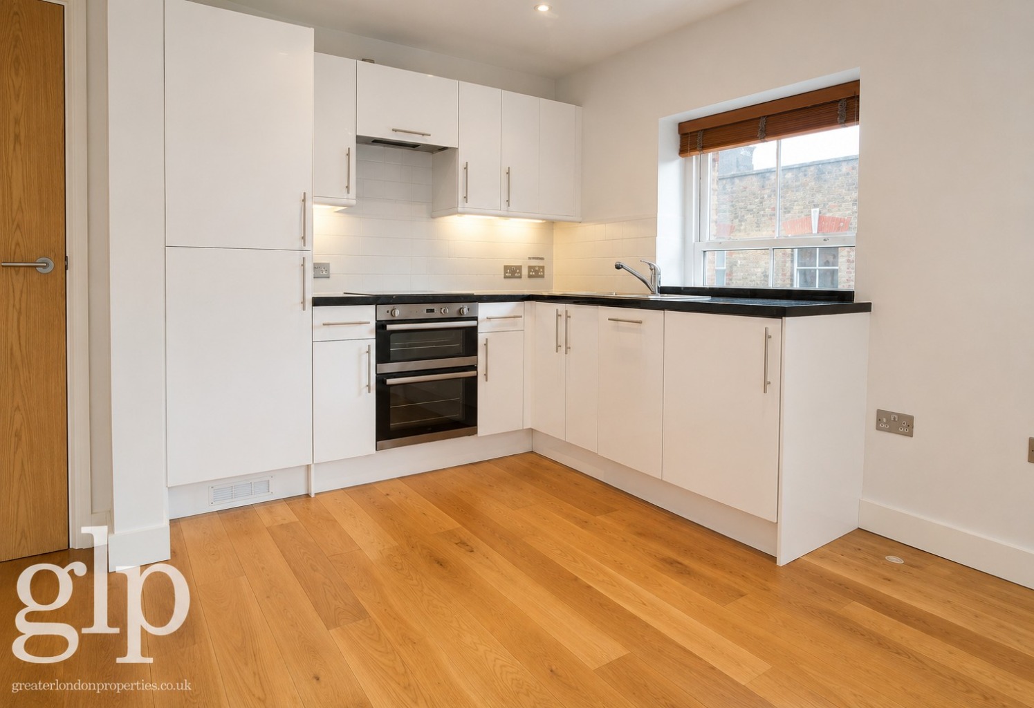 1 Bedroom Apartment, Berwick Street, Soho, W1F