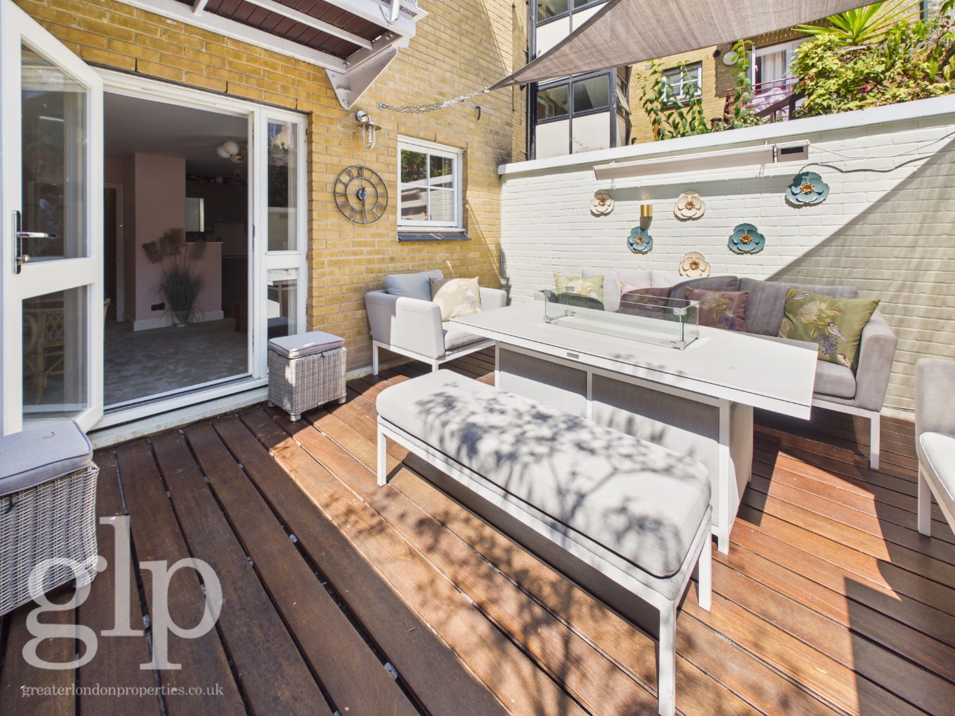 1 Bedroom Apartment, Peter Street, Soho, W1F