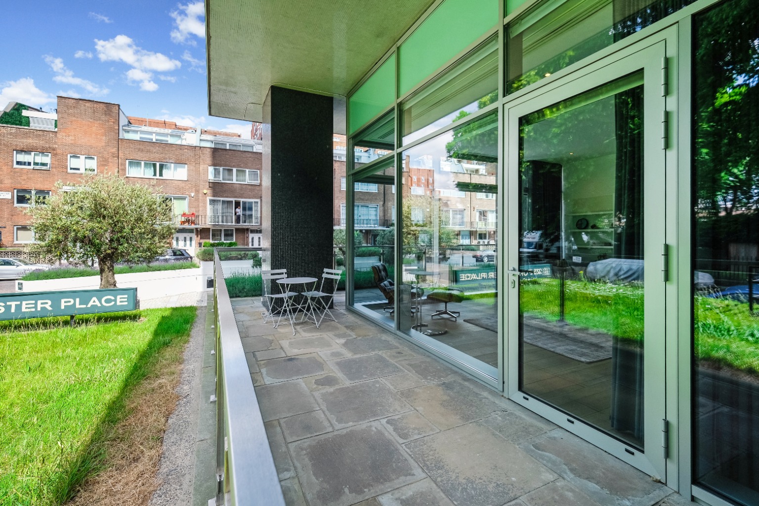 Flat, Porchester Place, Hyde Park, W2