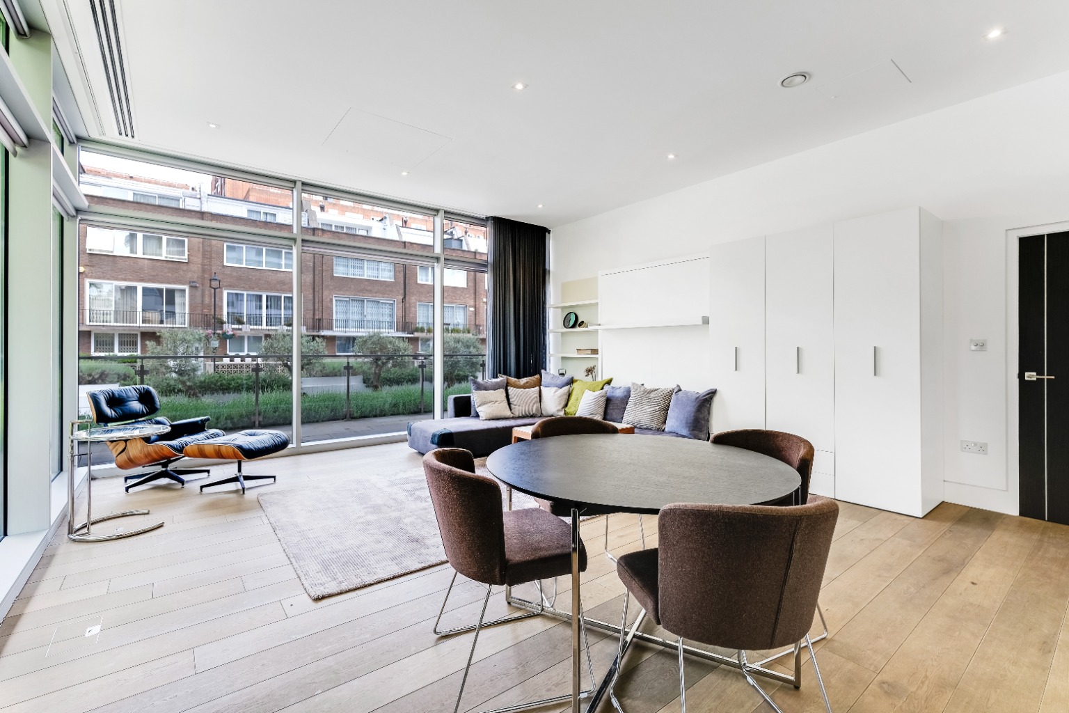 Flat, Porchester Place, Hyde Park, W2