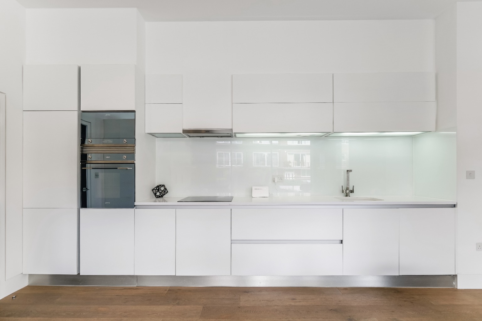 Flat, Porchester Place, Hyde Park, W2