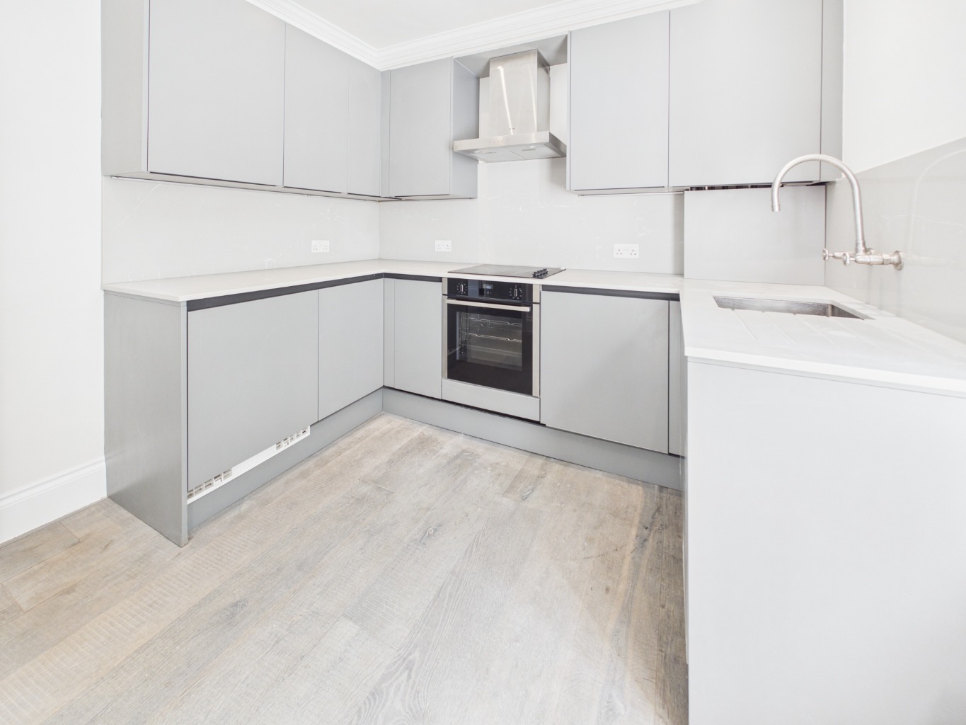 1 Bedroom Apartment, Monmouth Street, Covent Garden, WC2H