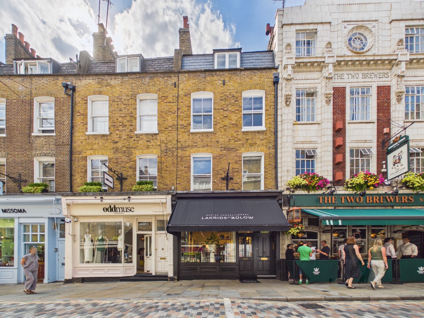 1 Bedroom Apartment, Monmouth Street, Covent Garden, WC2H