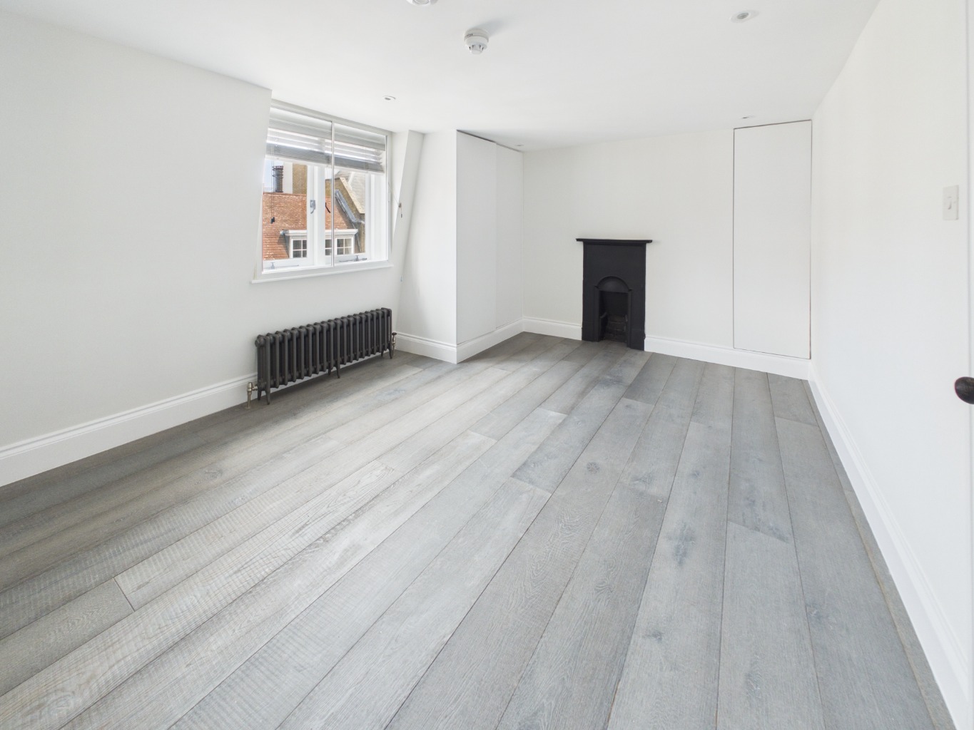 1 Bedroom Apartment, Monmouth Street, Covent Garden, WC2H