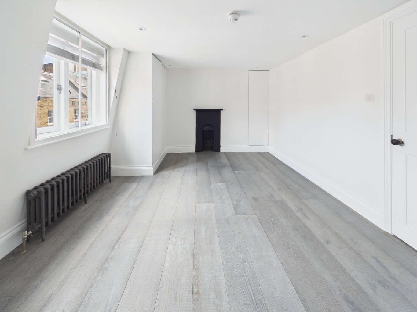 1 Bedroom Apartment, Monmouth Street, Covent Garden, WC2H