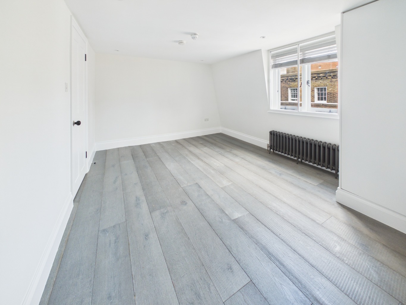 1 Bedroom Apartment, Monmouth Street, Covent Garden, WC2H