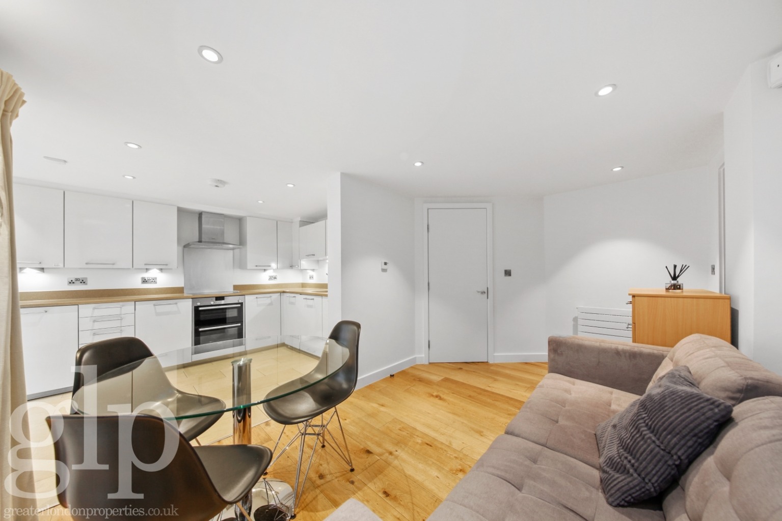 2 Bedroom Apartment, Ridgmount Street, Bloomsbury, WC1E