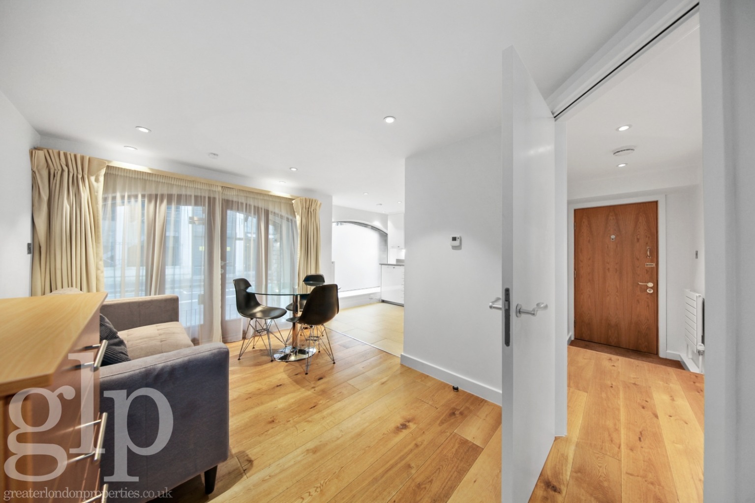 2 Bedroom Apartment, Ridgmount Street, Bloomsbury, WC1E