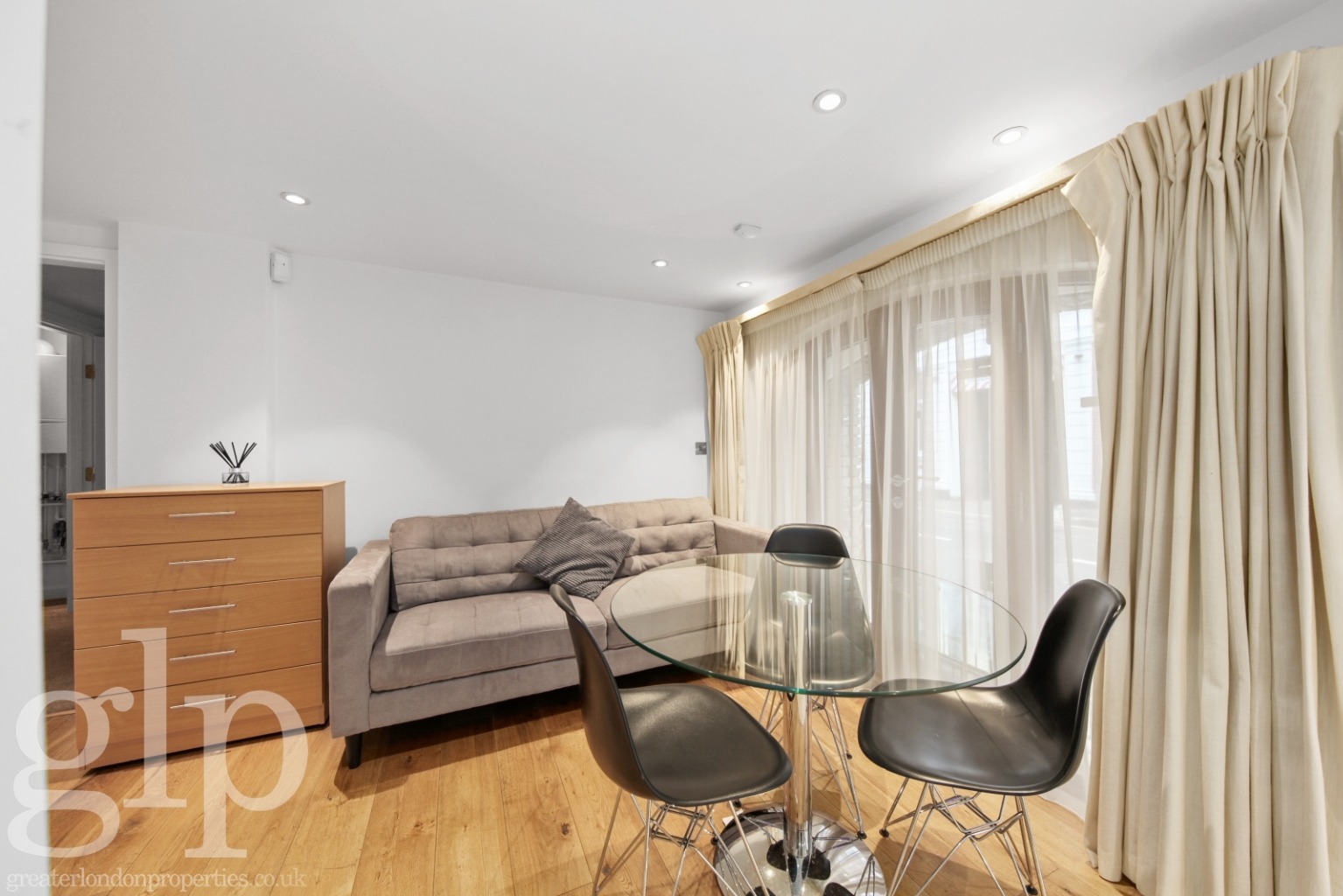 2 Bedroom Apartment, Ridgmount Street, Bloomsbury, WC1E