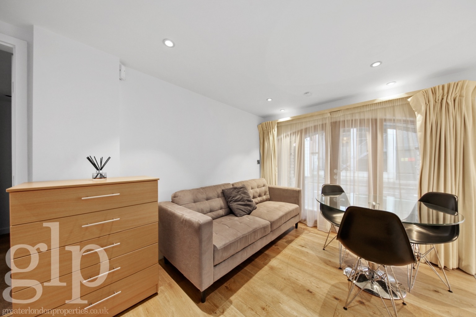 2 Bedroom Apartment, Ridgmount Street, Bloomsbury, WC1E