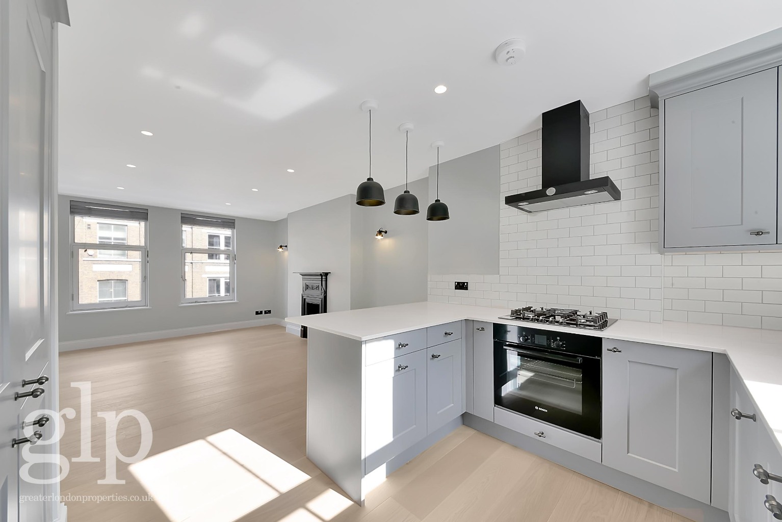 2 Bedroom Apartment, Shaftesbury Avenue, Soho, W1D
