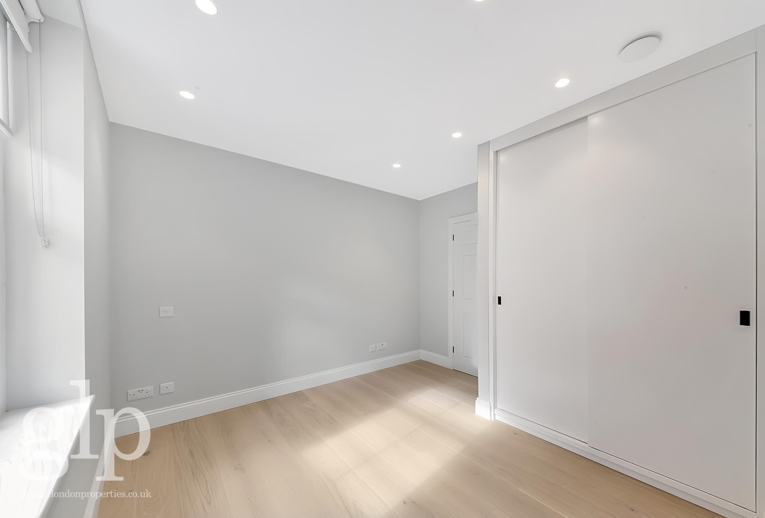 2 Bedroom Apartment, Shaftesbury Avenue, Soho, W1D