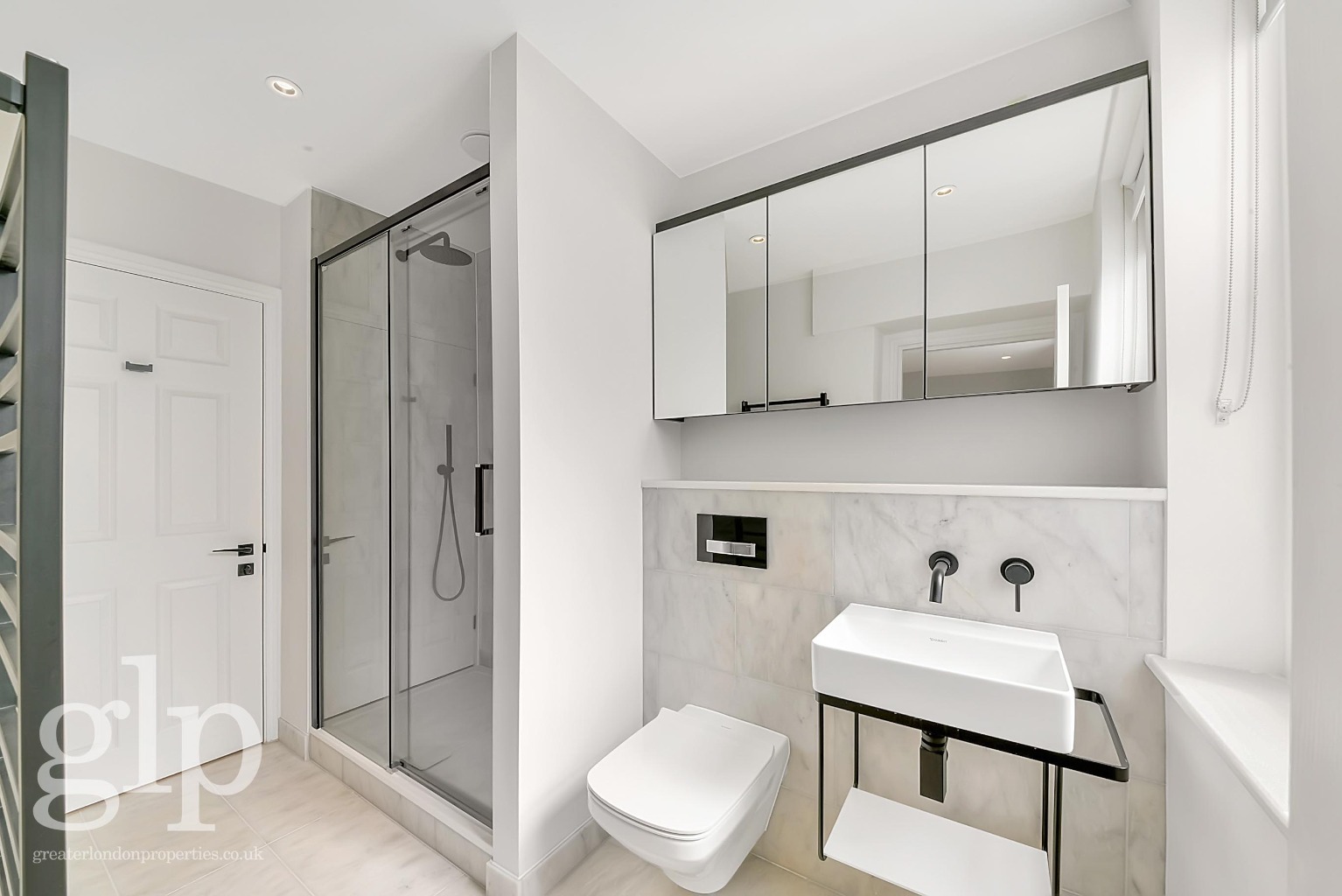 2 Bedroom Apartment, Shaftesbury Avenue, Soho, W1D