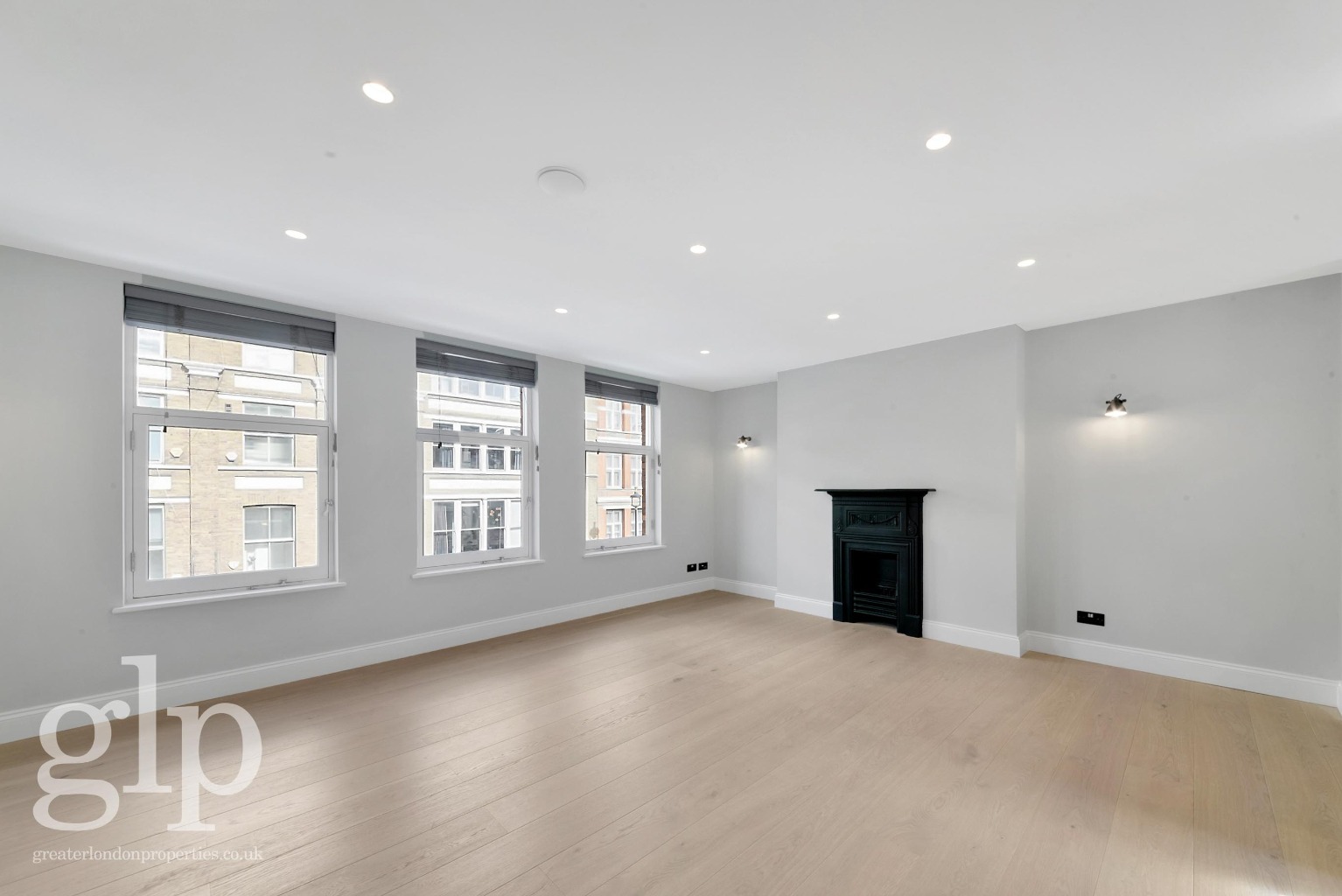 2 Bedroom Apartment, Shaftesbury Avenue, Soho, W1D