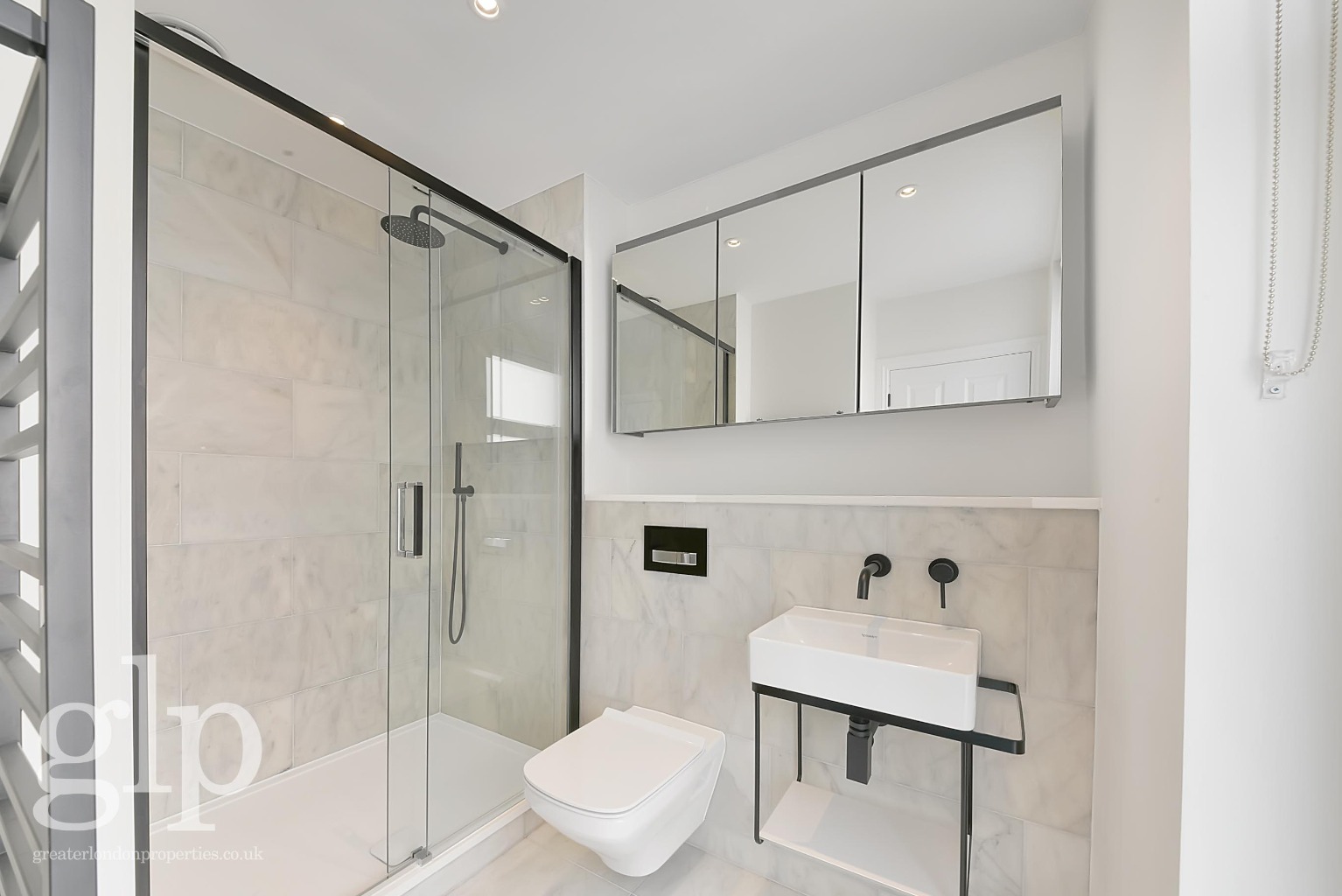2 Bedroom Apartment, Shaftesbury Avenue, Soho, W1D