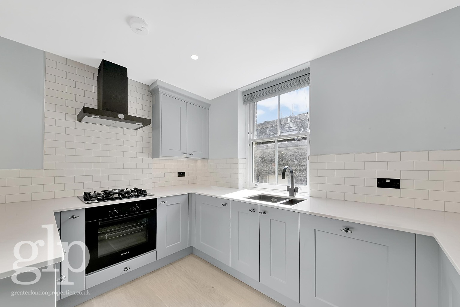 2 Bedroom Apartment, Shaftesbury Avenue, Soho, W1D