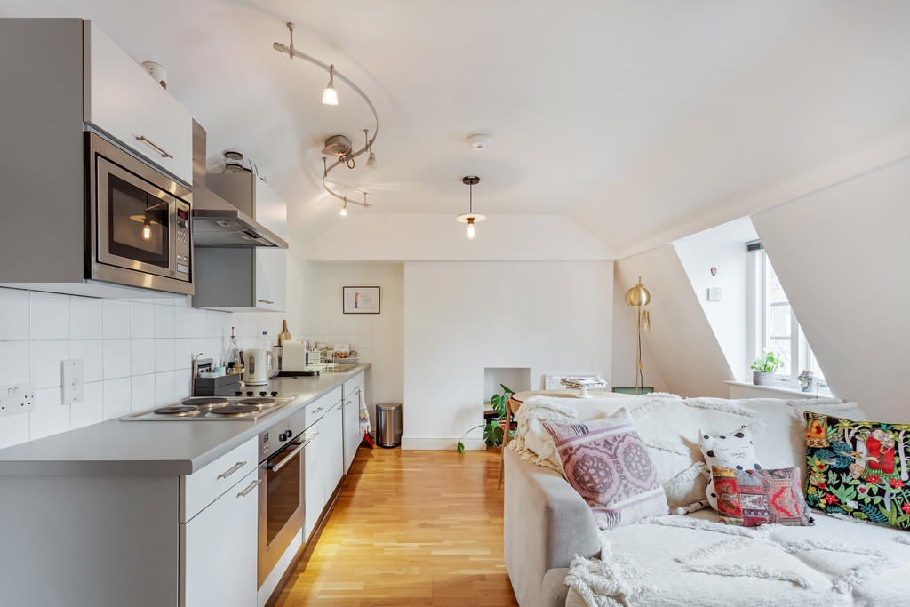 1 Bedroom Apartment, Charlotte Street, Fitzrovia, W1T