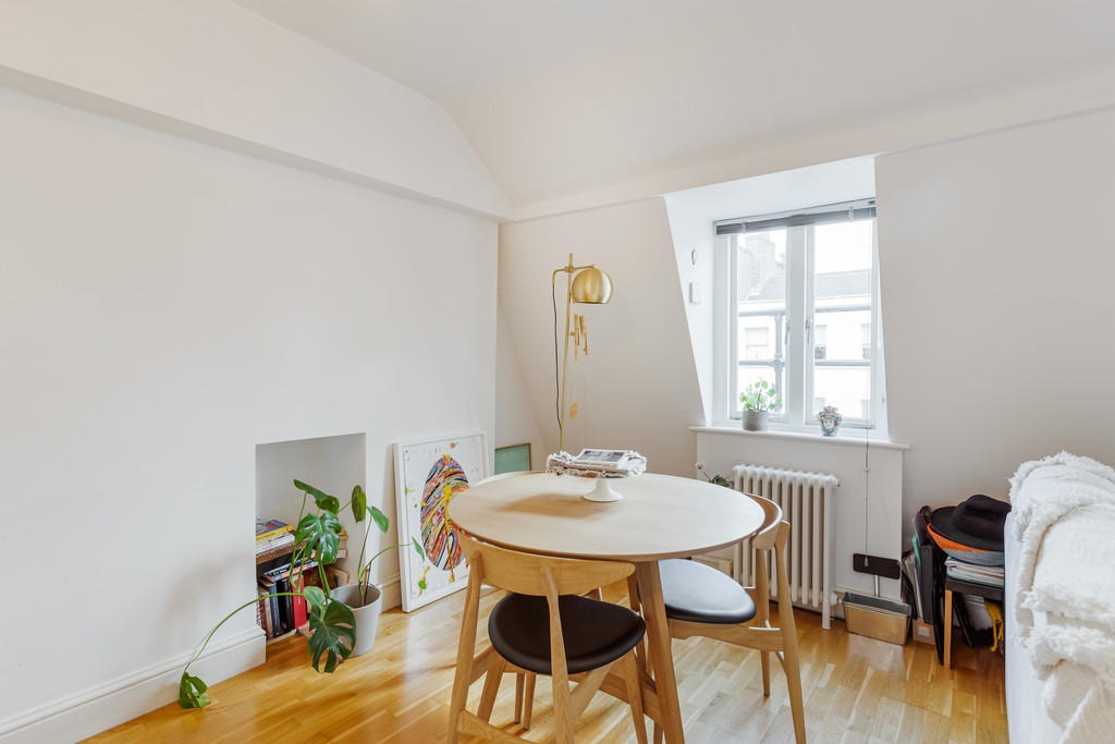 1 Bedroom Apartment, Charlotte Street, Fitzrovia, W1T