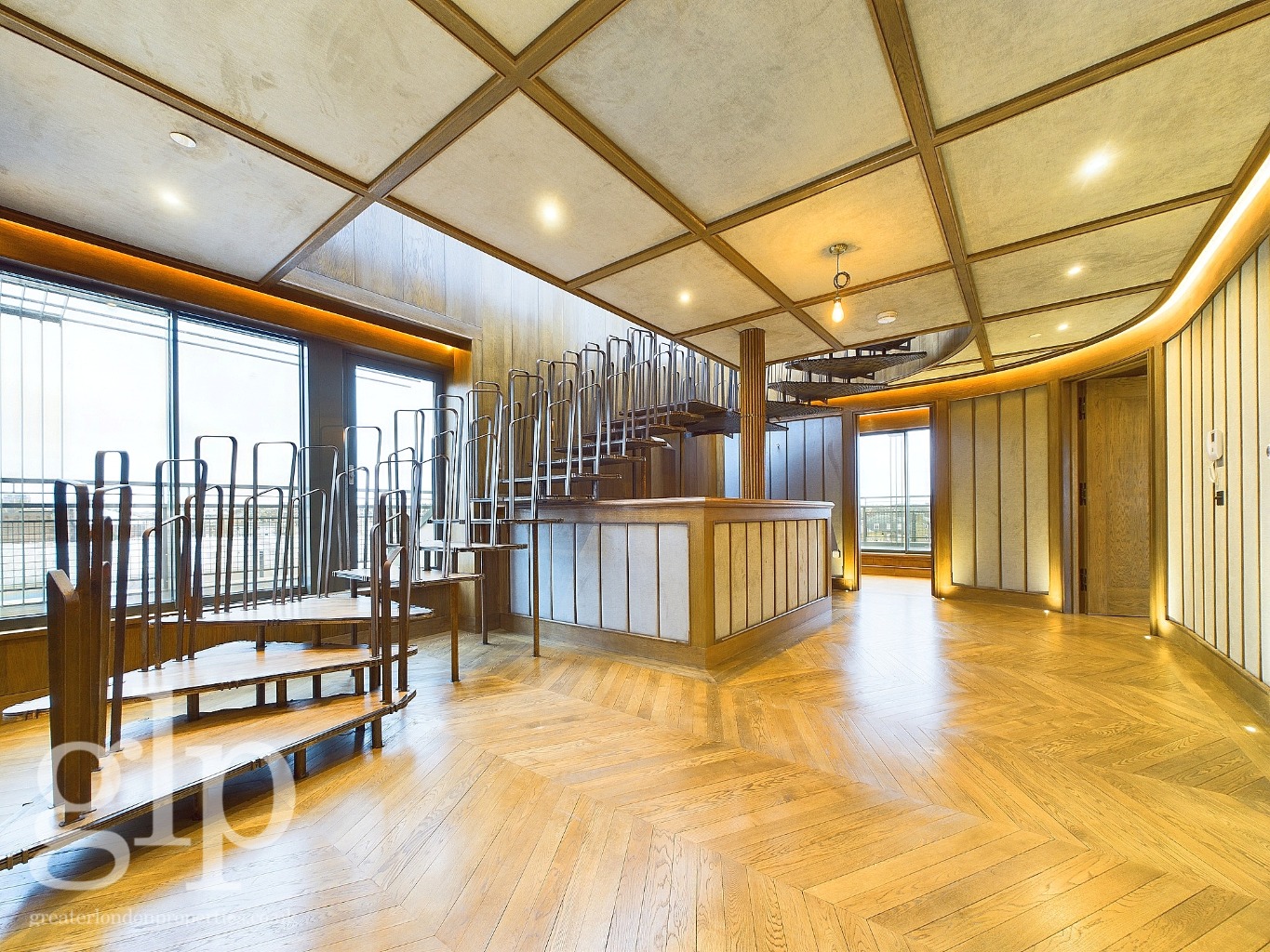 4 卧室顶层公寓, 55 Holmes Road, London, Greater London, NW5 3AN