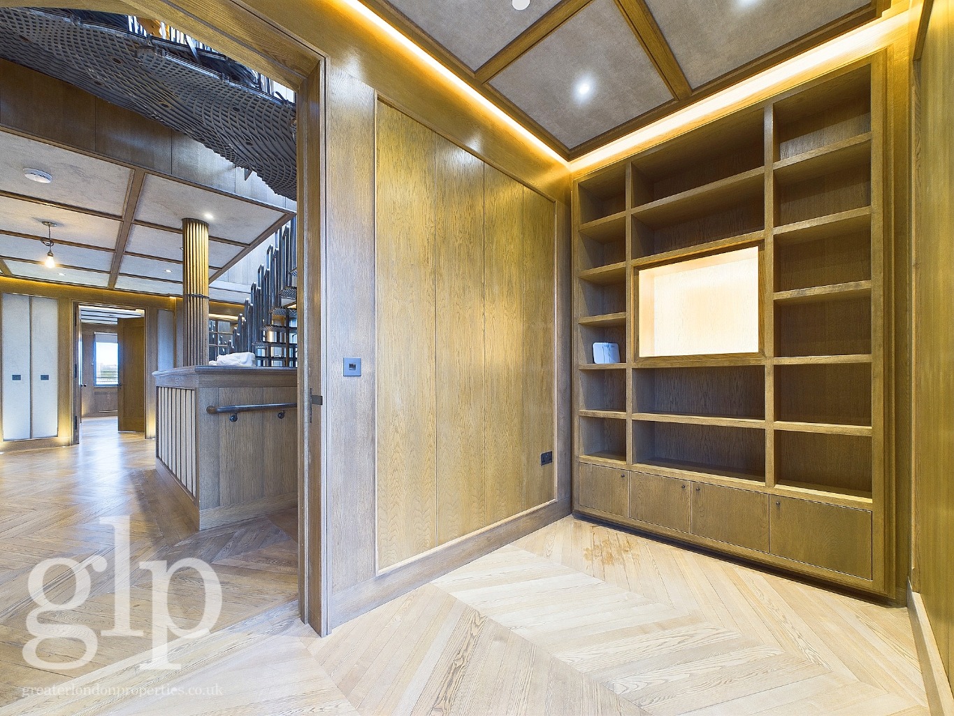 4 卧室顶层公寓, 55 Holmes Road, London, Greater London, NW5 3AN