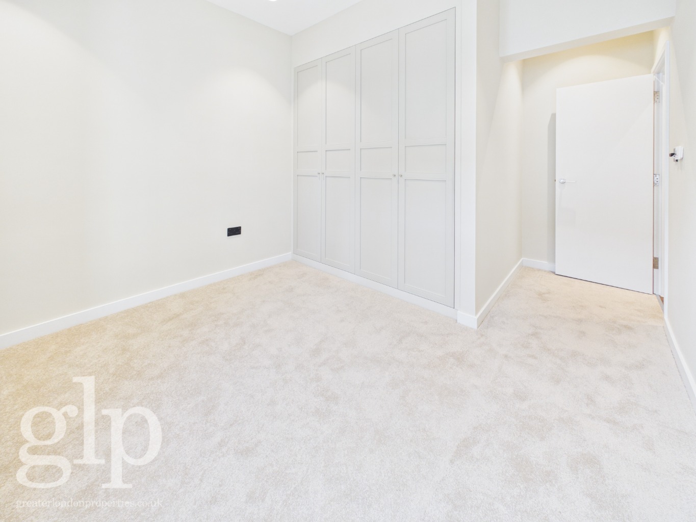 2 Bedroom Apartment, Store Street, Bloomsbury, WC1E