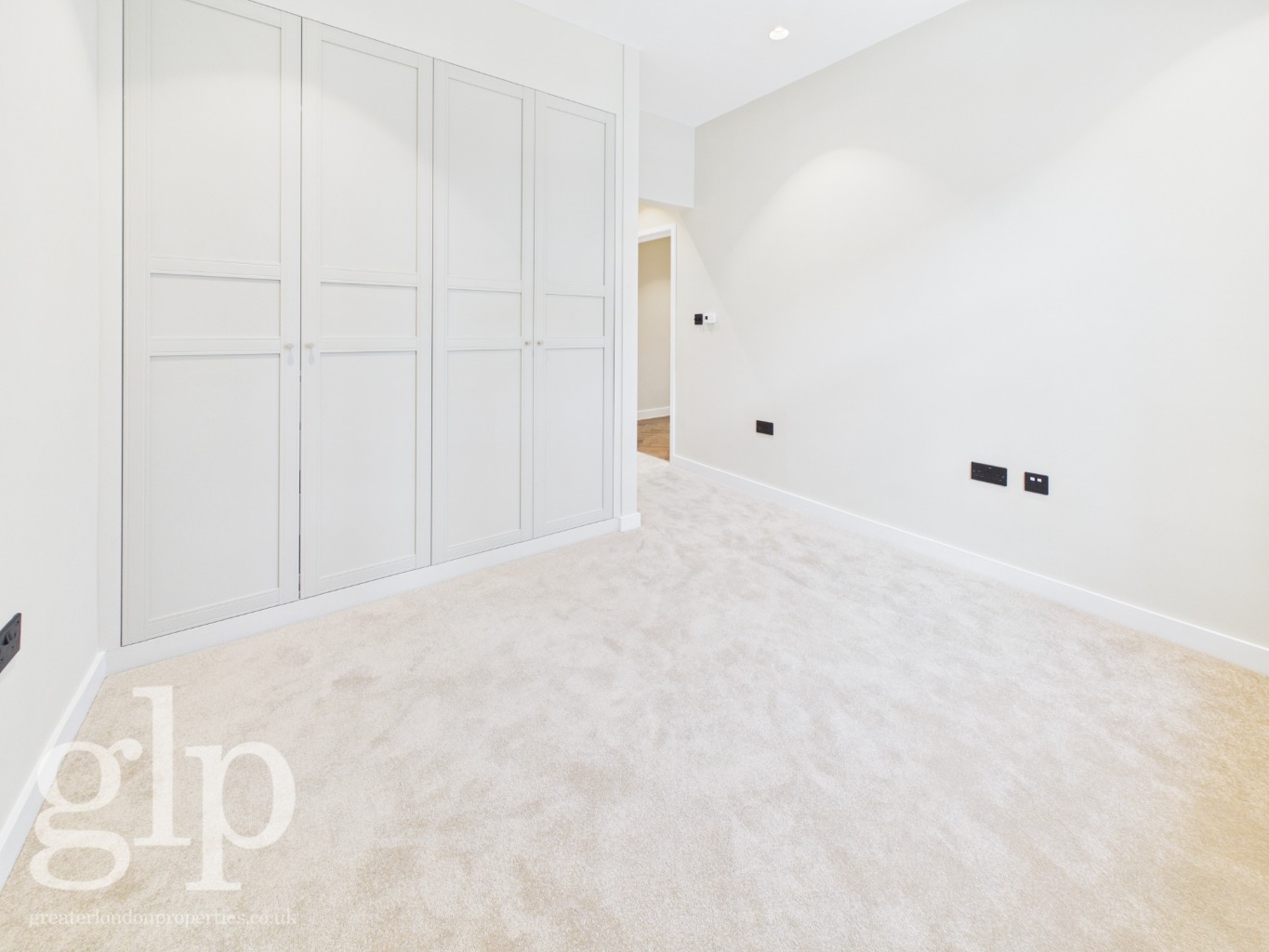 2 Bedroom Apartment, Store Street, Bloomsbury, WC1E