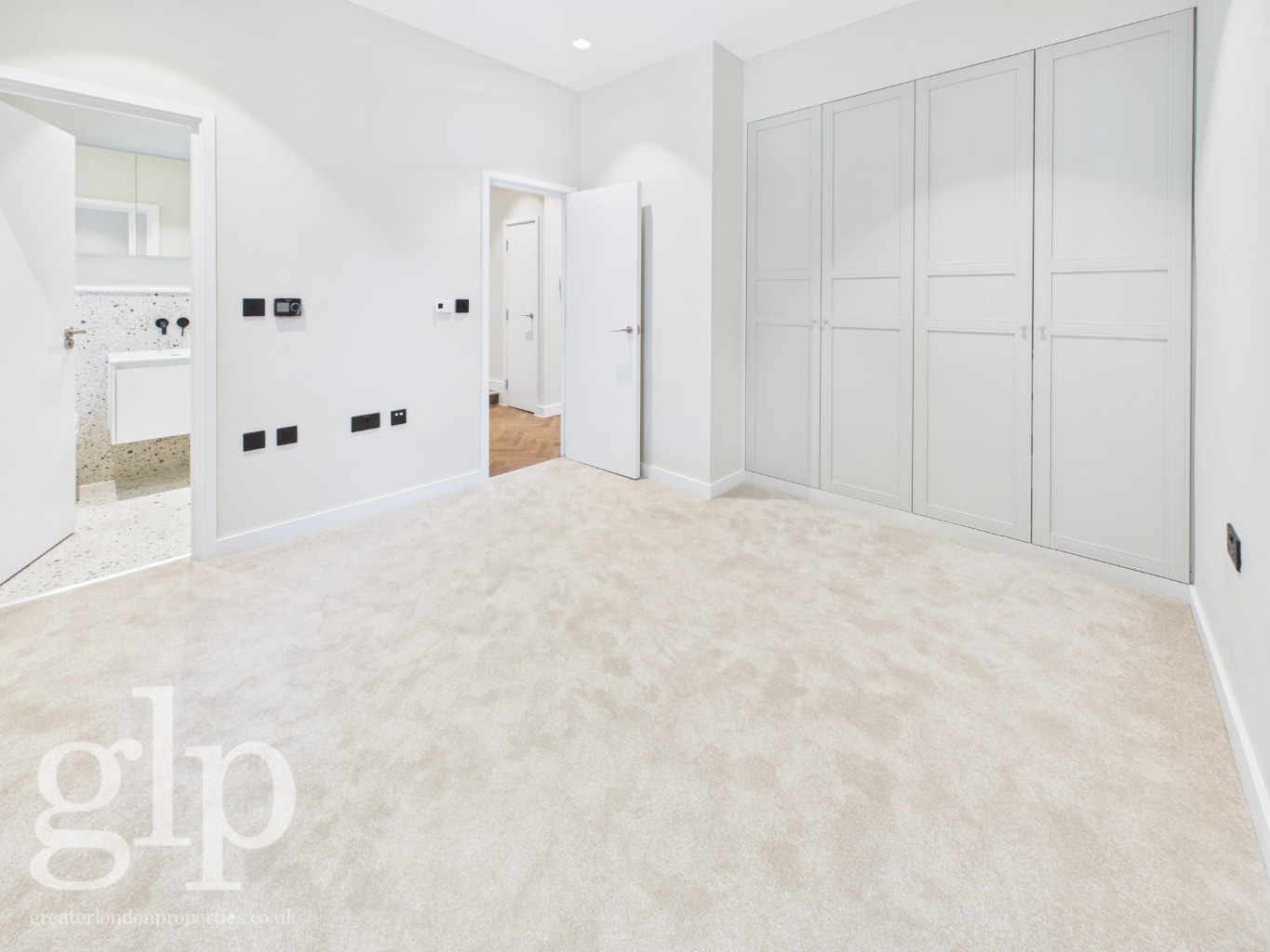 2 Bedroom Apartment, Store Street, Bloomsbury, WC1E