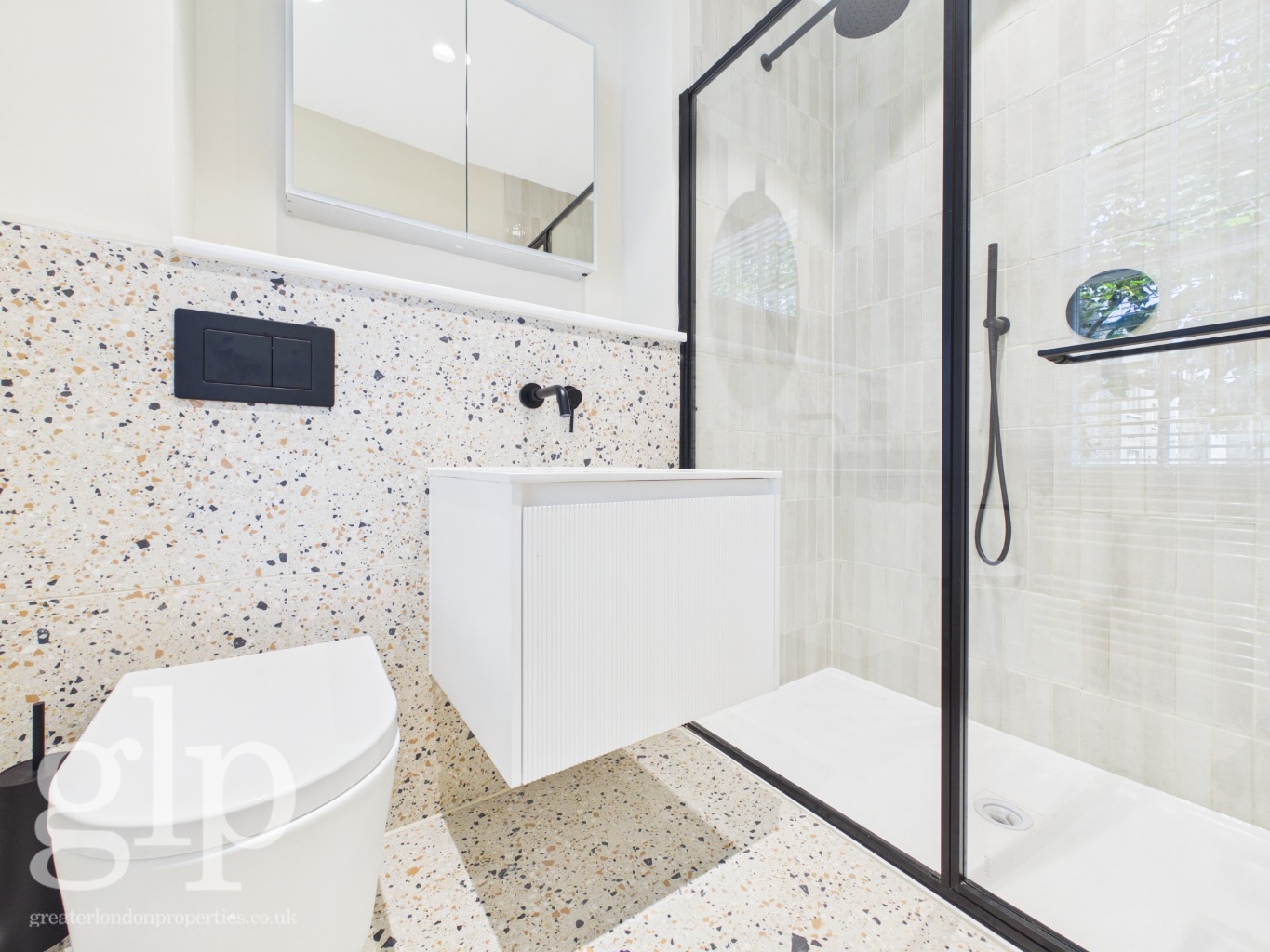 2 Bedroom Apartment, Store Street, Bloomsbury, WC1E