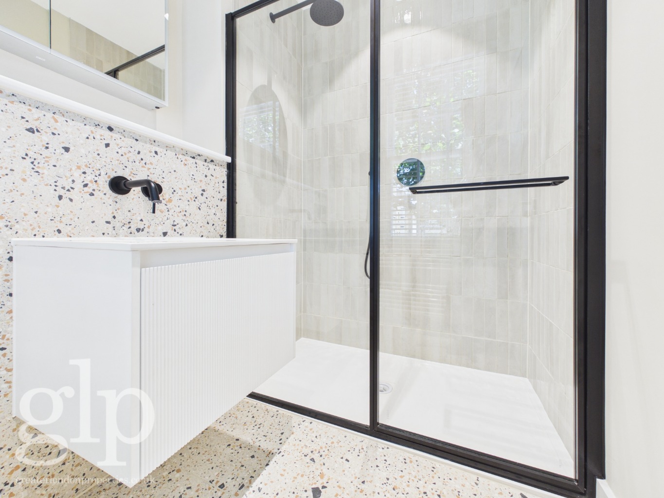 2 Bedroom Apartment, Store Street, Bloomsbury, WC1E