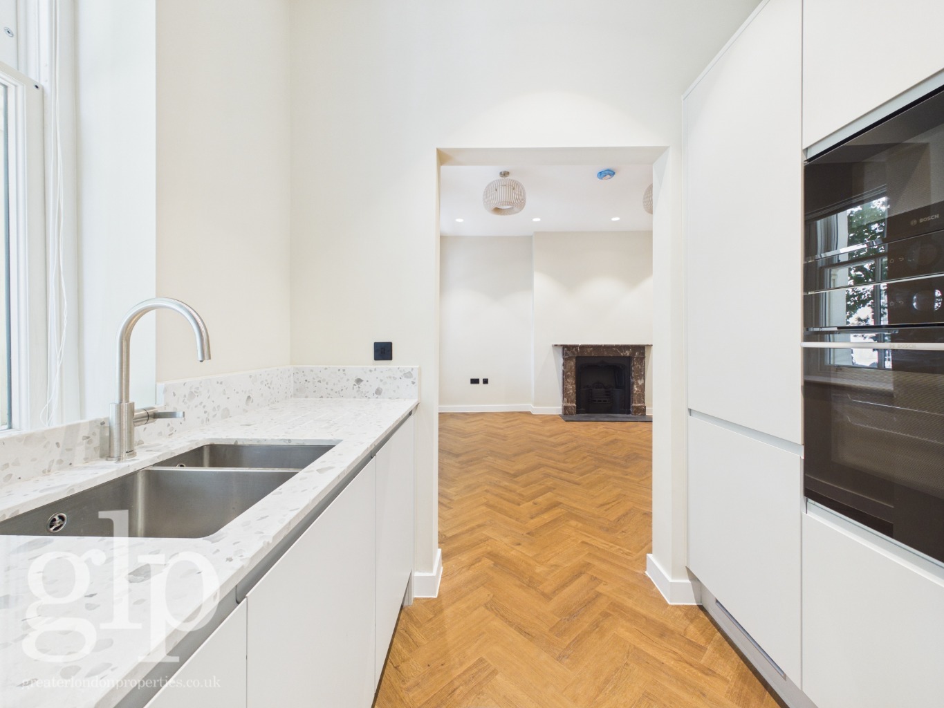 2 Bedroom Apartment, Store Street, Bloomsbury, WC1E