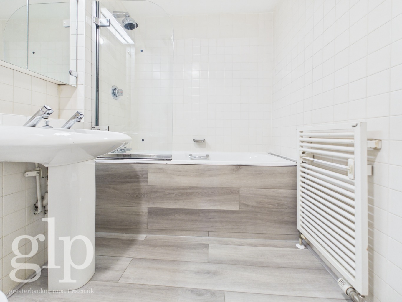 1 Bedroom Apartment, Upper John Street,  Soho, W1F