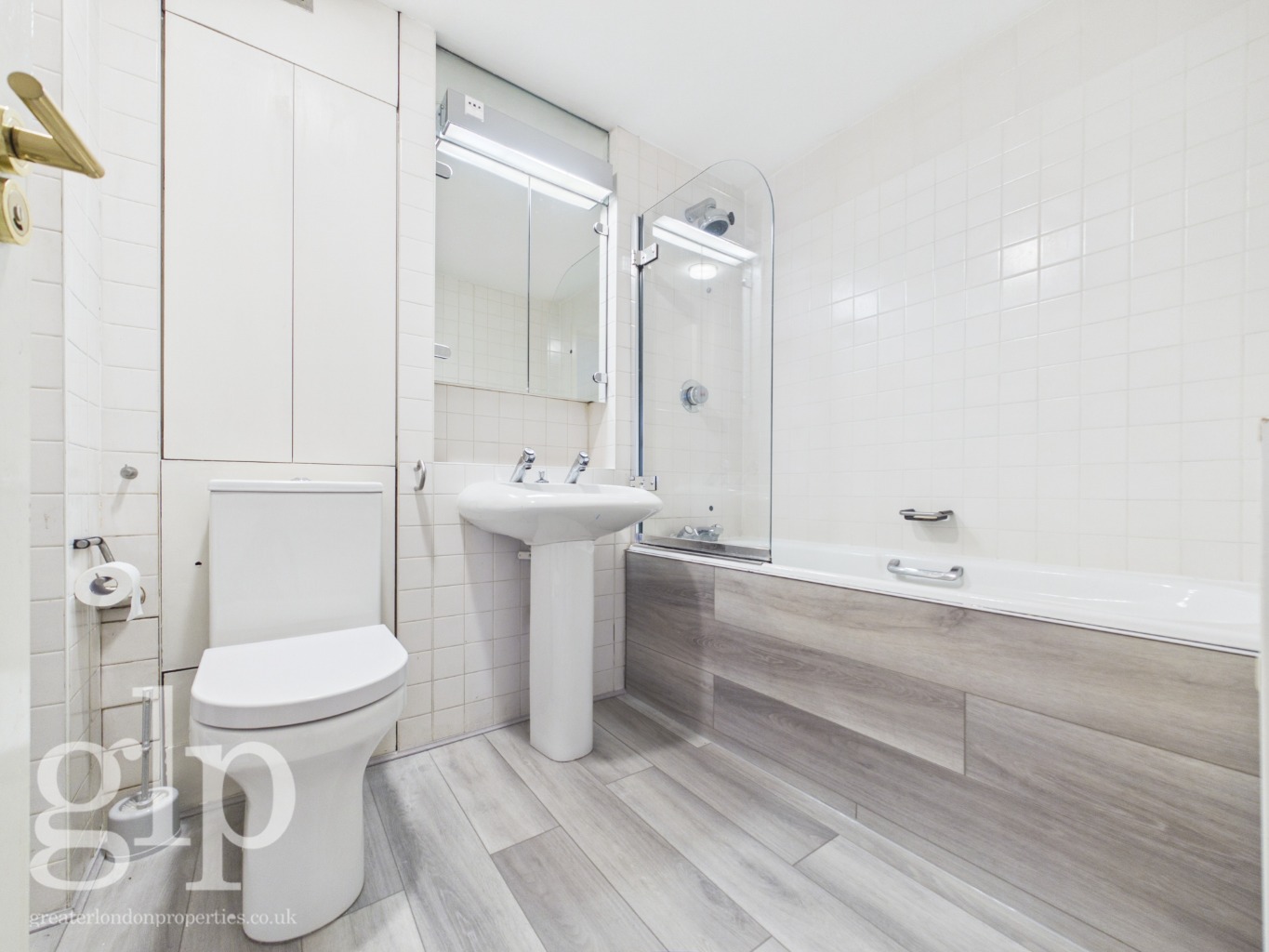 1 Bedroom Apartment, Upper John Street,  Soho, W1F