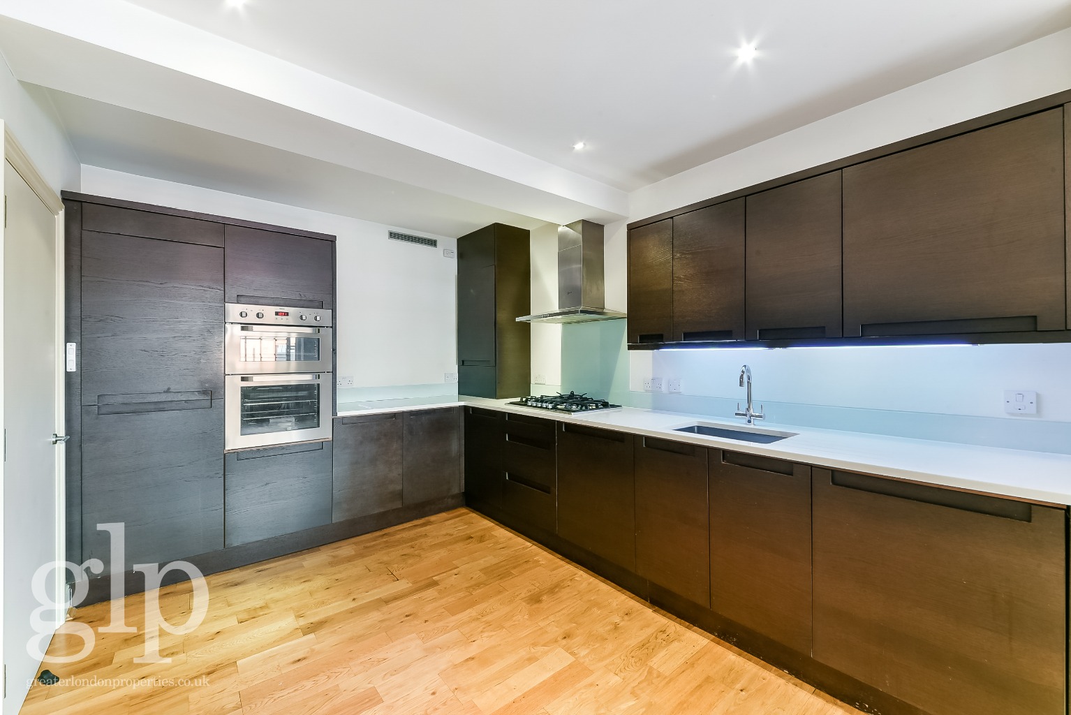 3 Bedroom Apartment, Great Queen Street, Covent Garden, WC2B