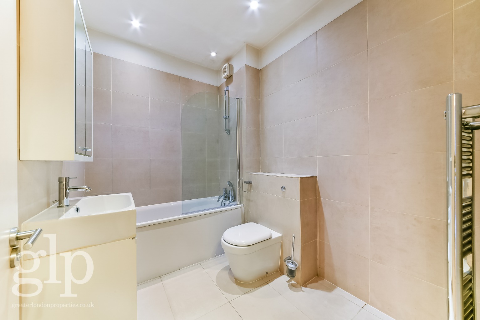 3 Bedroom Apartment, Great Queen Street, Covent Garden, WC2B