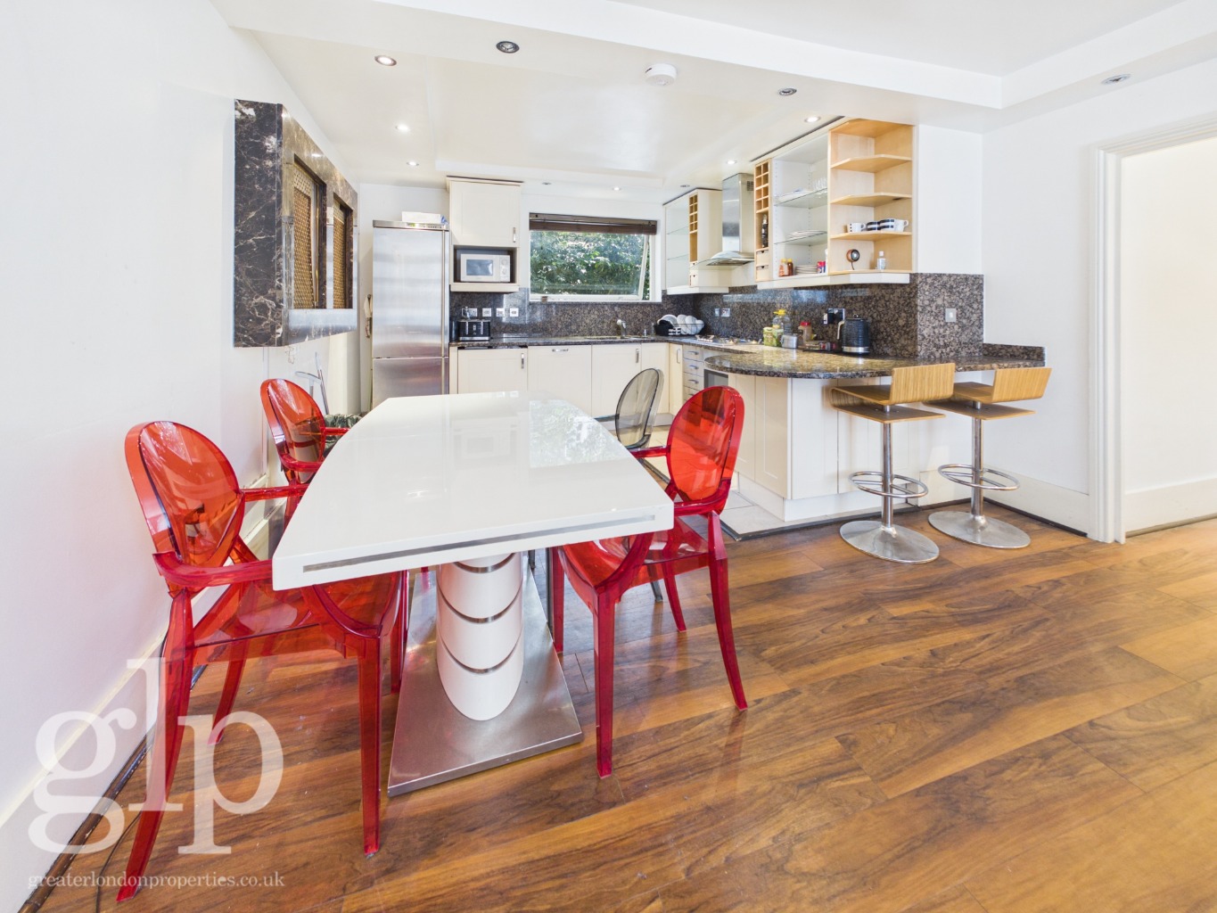 2 Bedroom Apartment, Ridgmount Street, Bloomsbury, WC1E