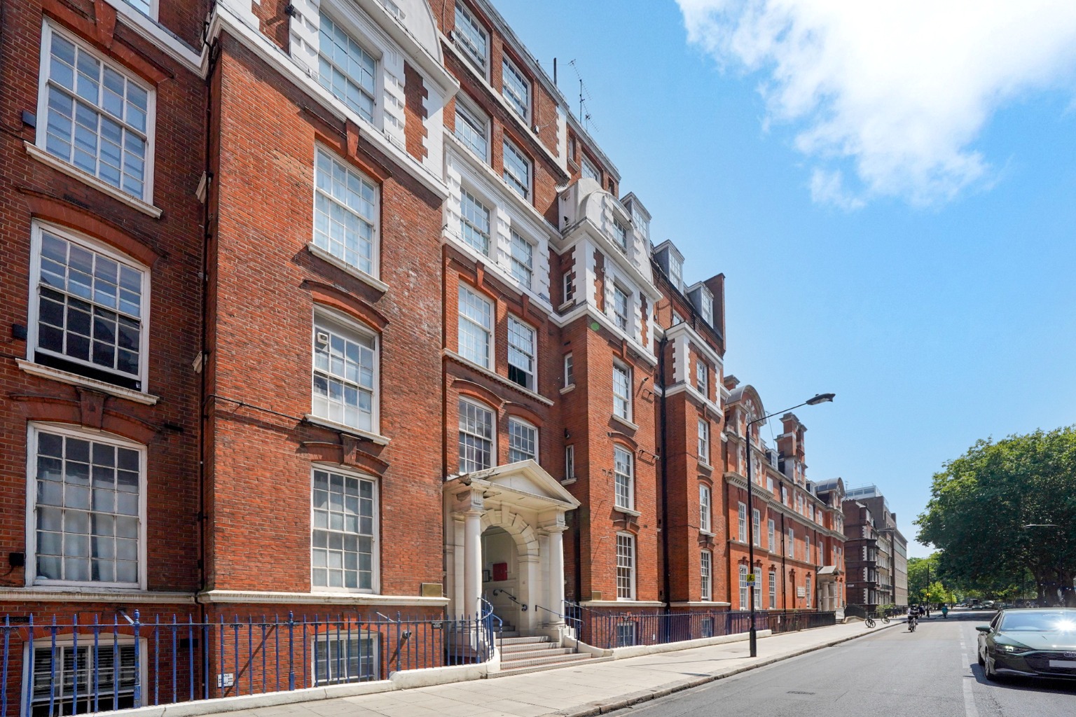 2 Bedroom Flat, Jenner House, Hunter Street, London, Greater London, WC1N