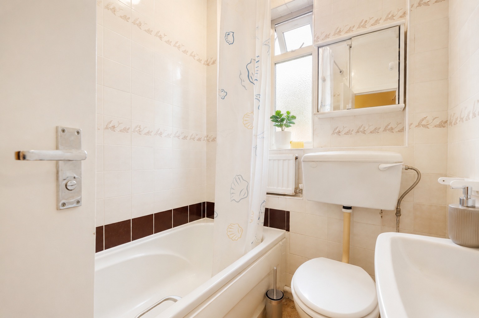 2 Bedroom Flat, Jenner House, Hunter Street, London, Greater London, WC1N