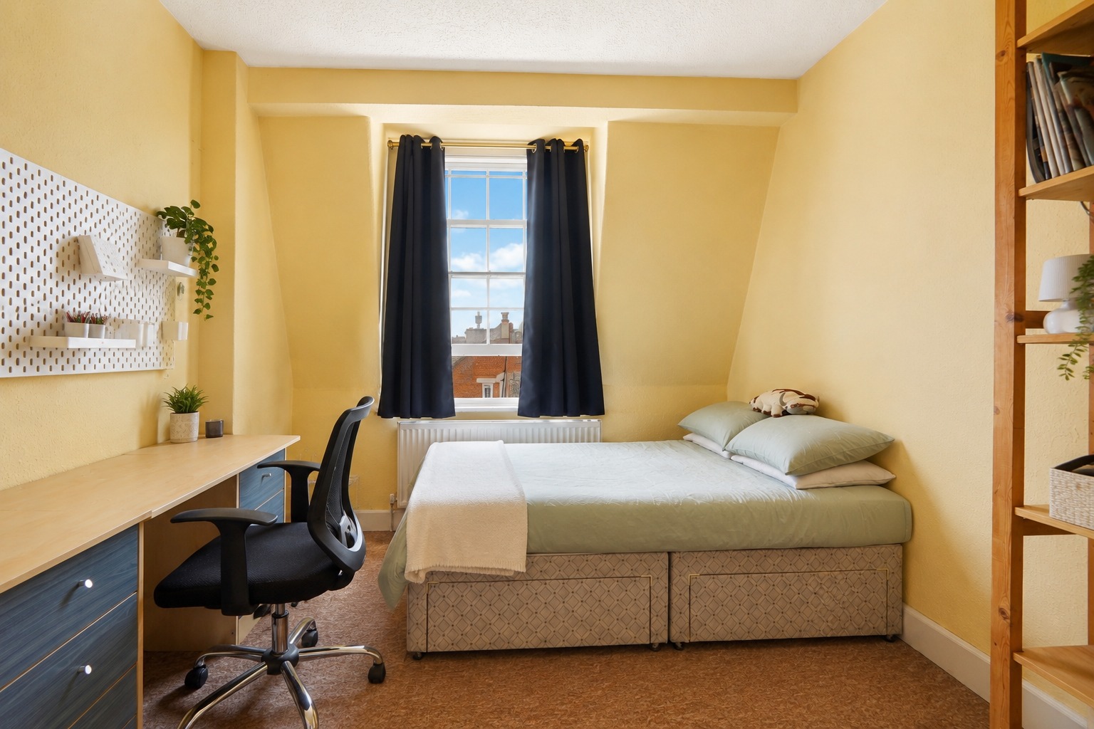2 Bedroom Flat, Jenner House, Hunter Street, London, Greater London, WC1N