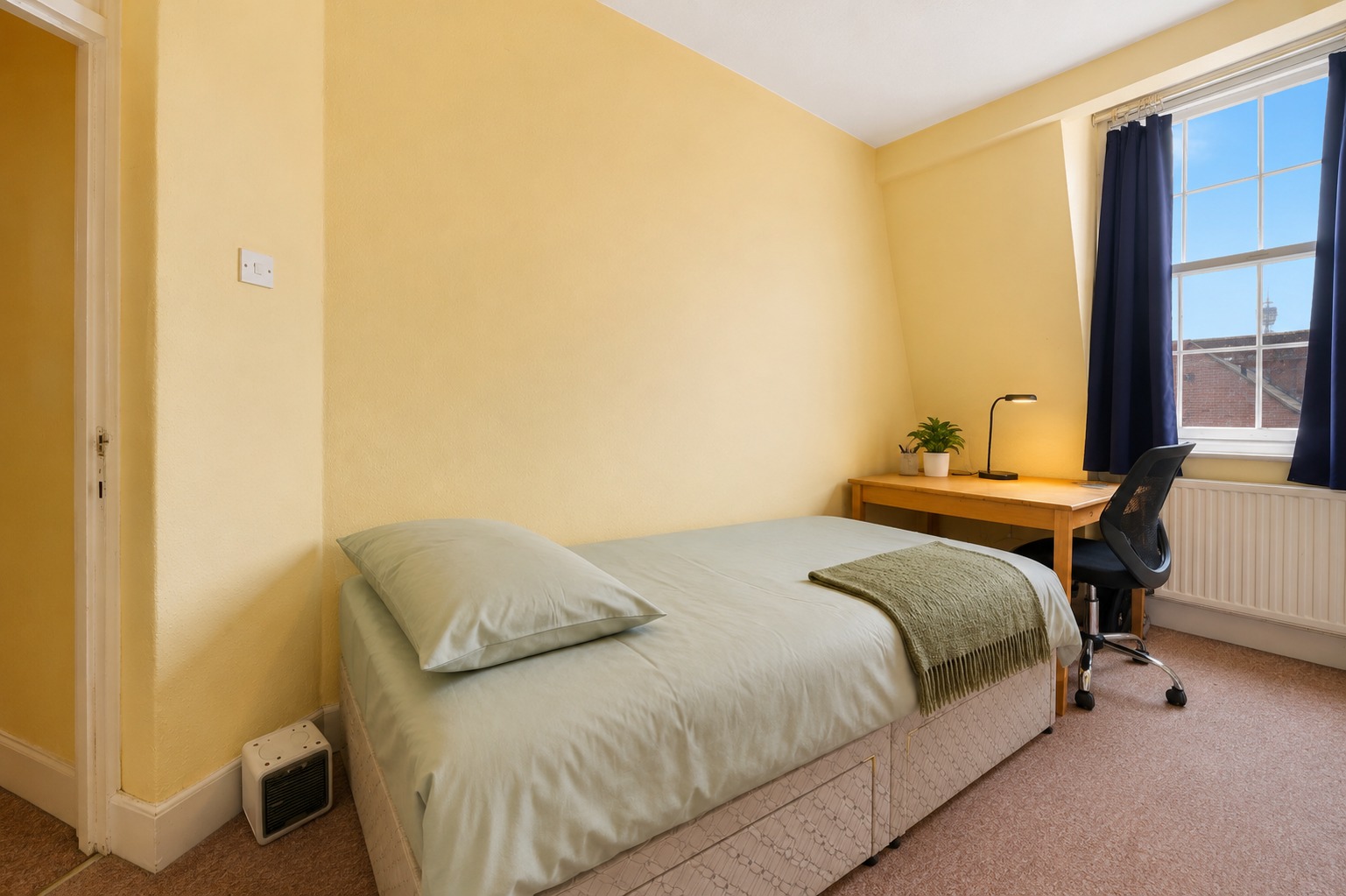 2 Bedroom Flat, Jenner House, Hunter Street, London, Greater London, WC1N