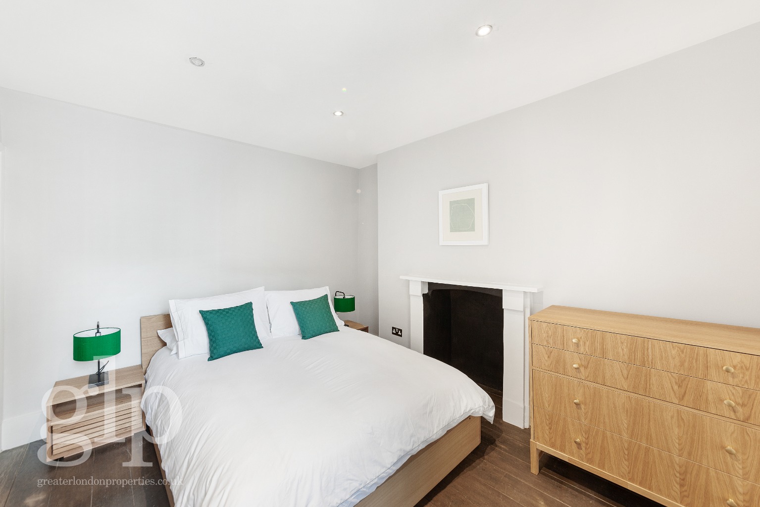 2 Bedroom Terraced, Barter Street, London, Greater London, WC1A 2AH