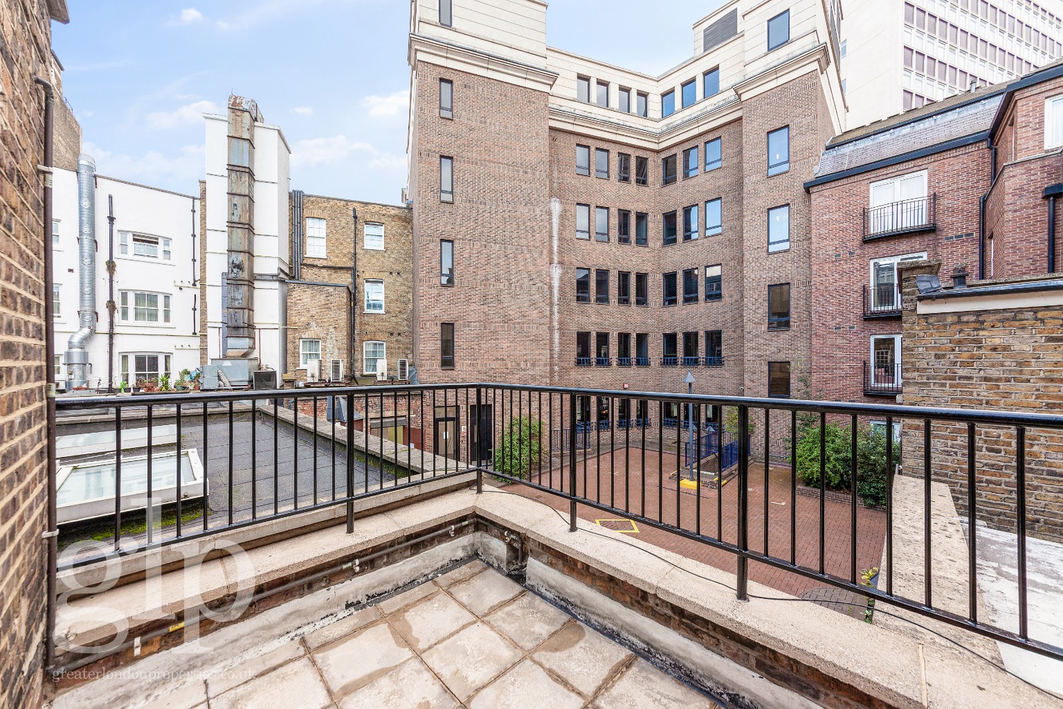 2 Bedroom Terraced, Barter Street, London, Greater London, WC1A 2AH