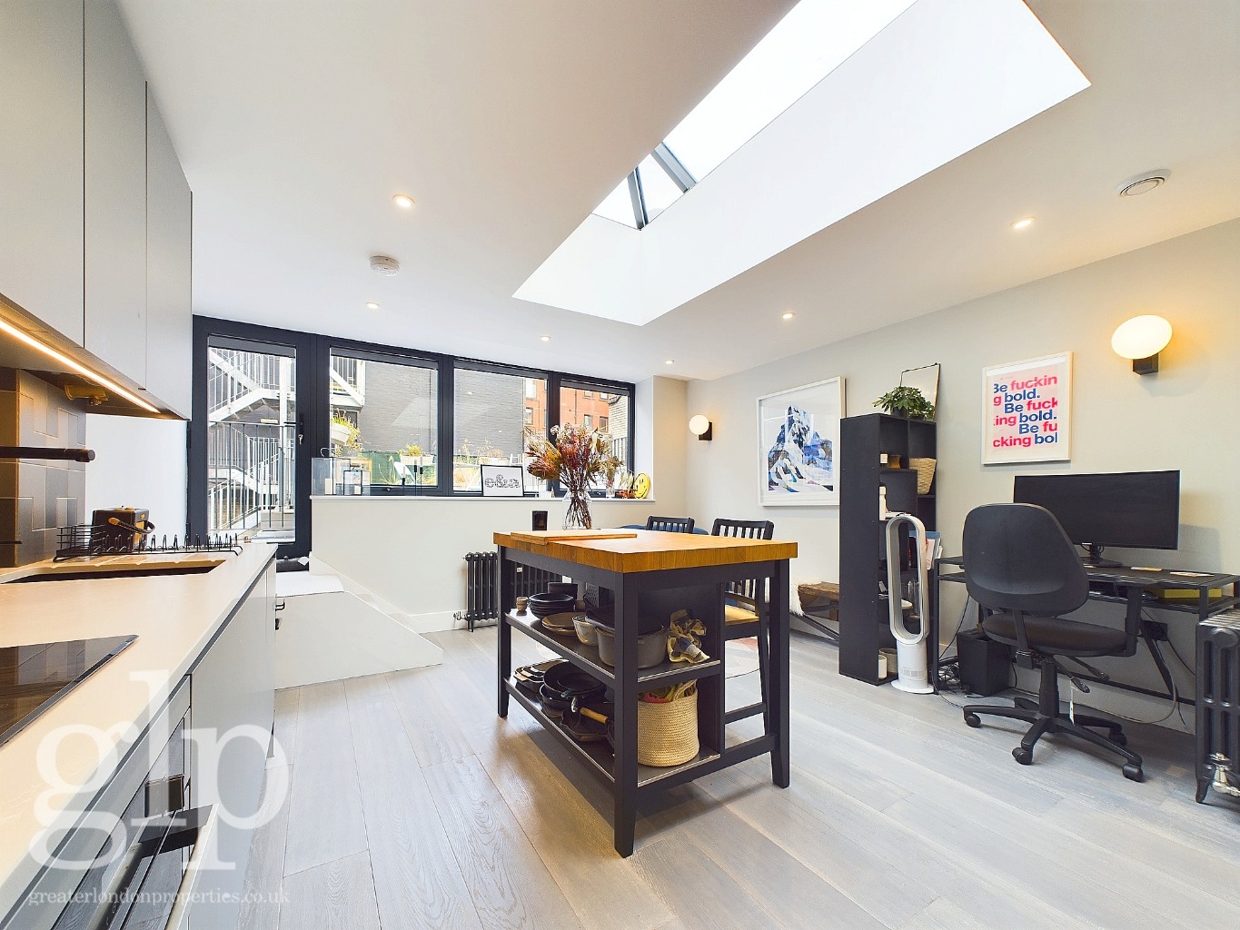 2 Bedroom Apartment, Beak Street, Soho, W1F