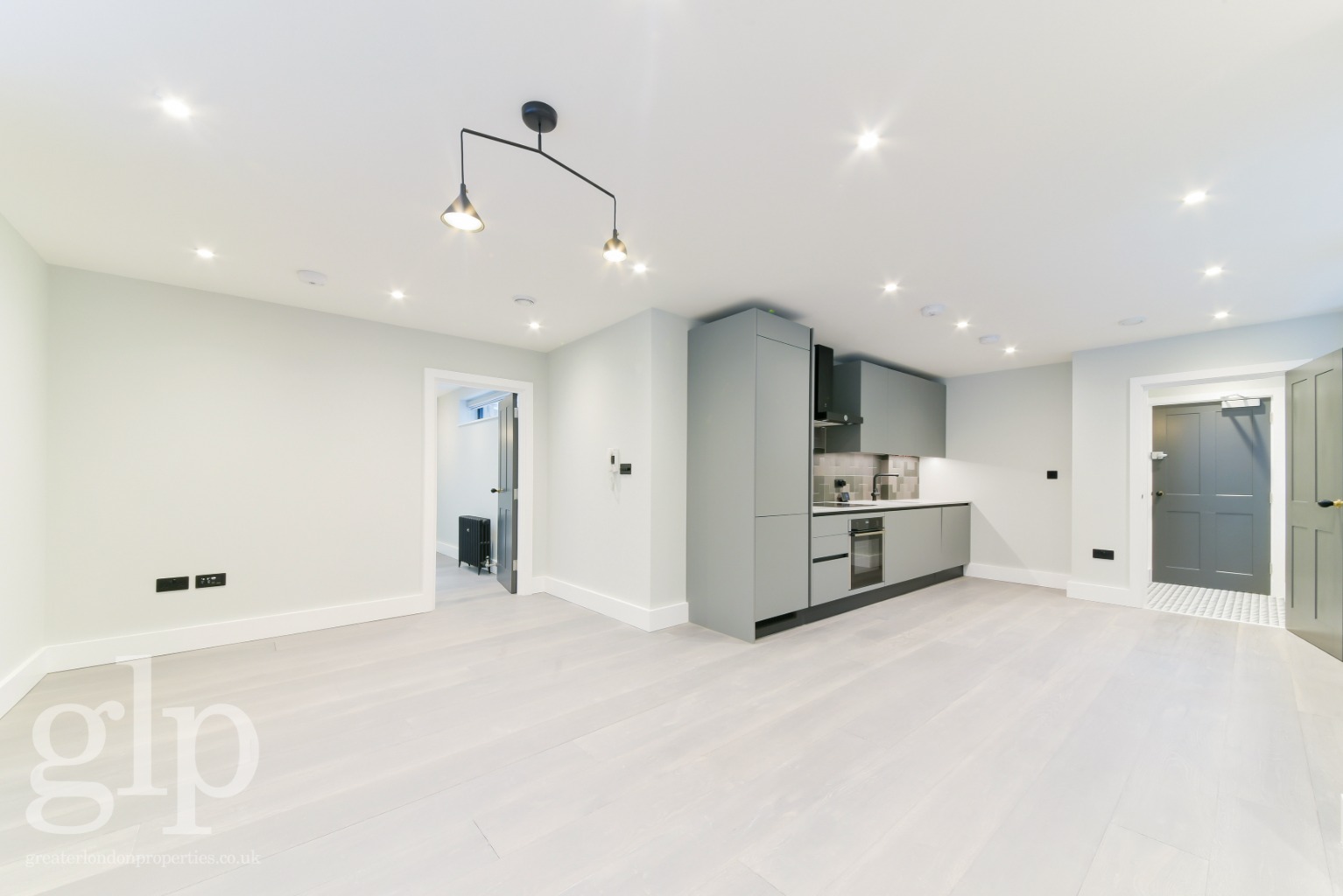 1 Bedroom Apartment, Beak Street, London, Soho,  W1F