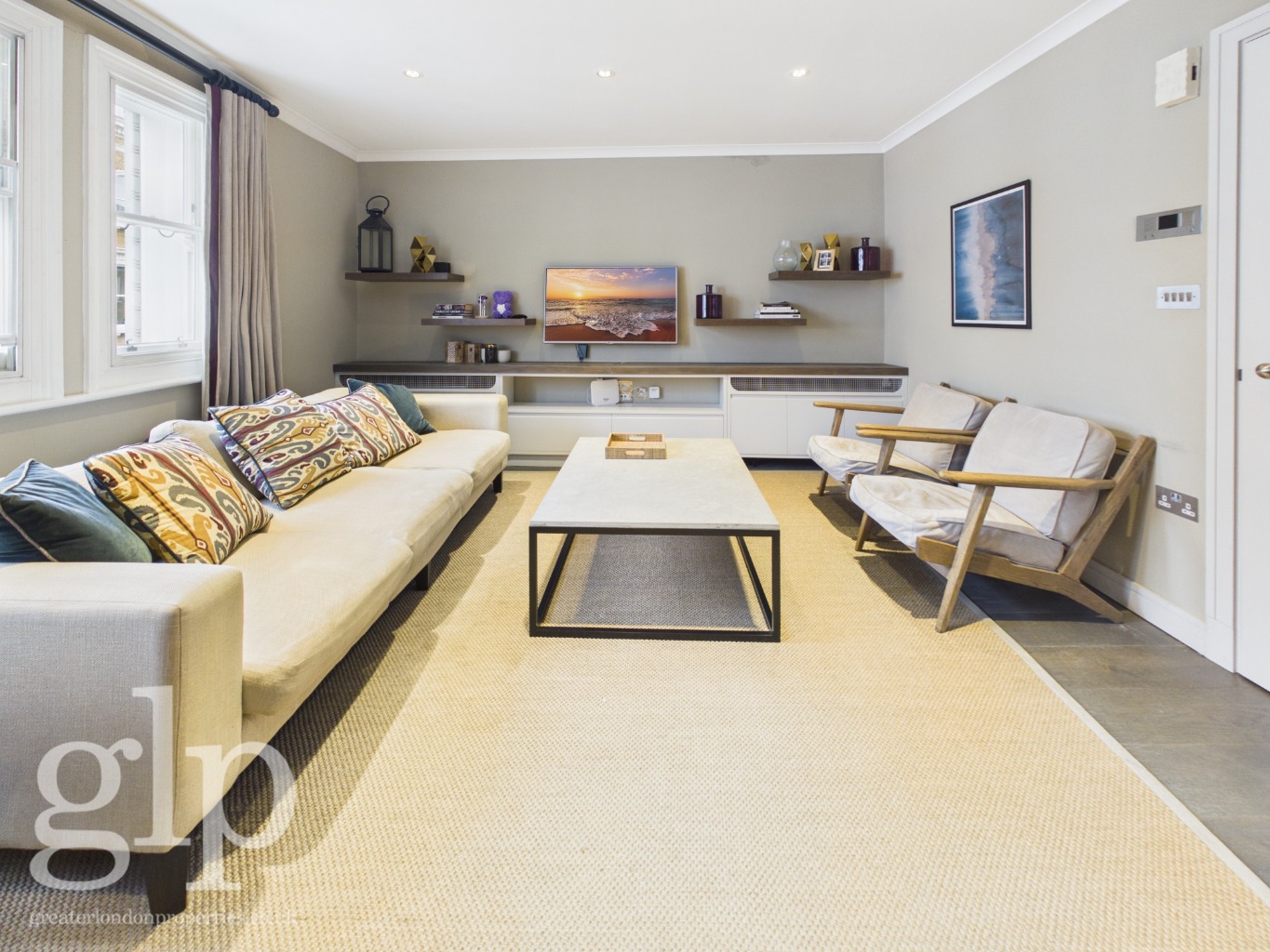 1 Bedroom Apartment, King Street, Covent Garden, WC2E