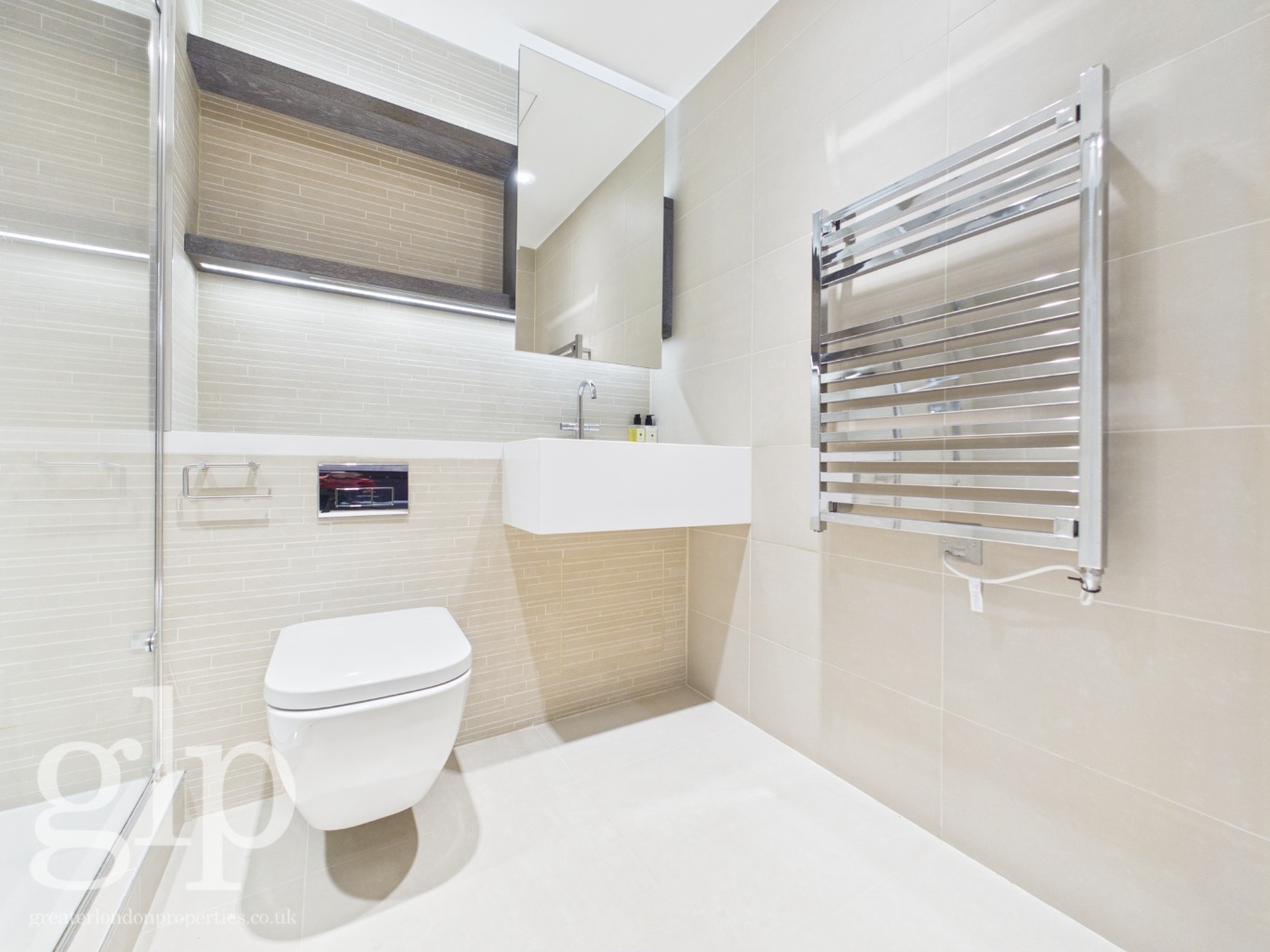 1 Bedroom Apartment, King Street, Covent Garden, WC2E