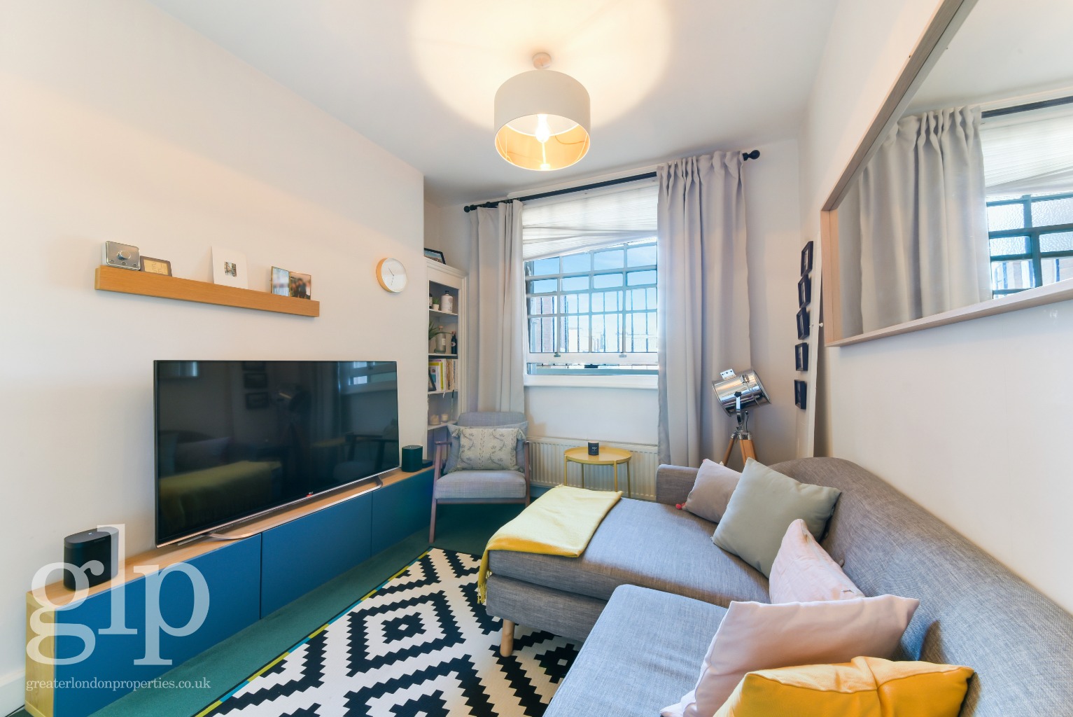 2 Bedroom Apartment, Queen Alexandra Mansions, Bloomsbury, WC1H
