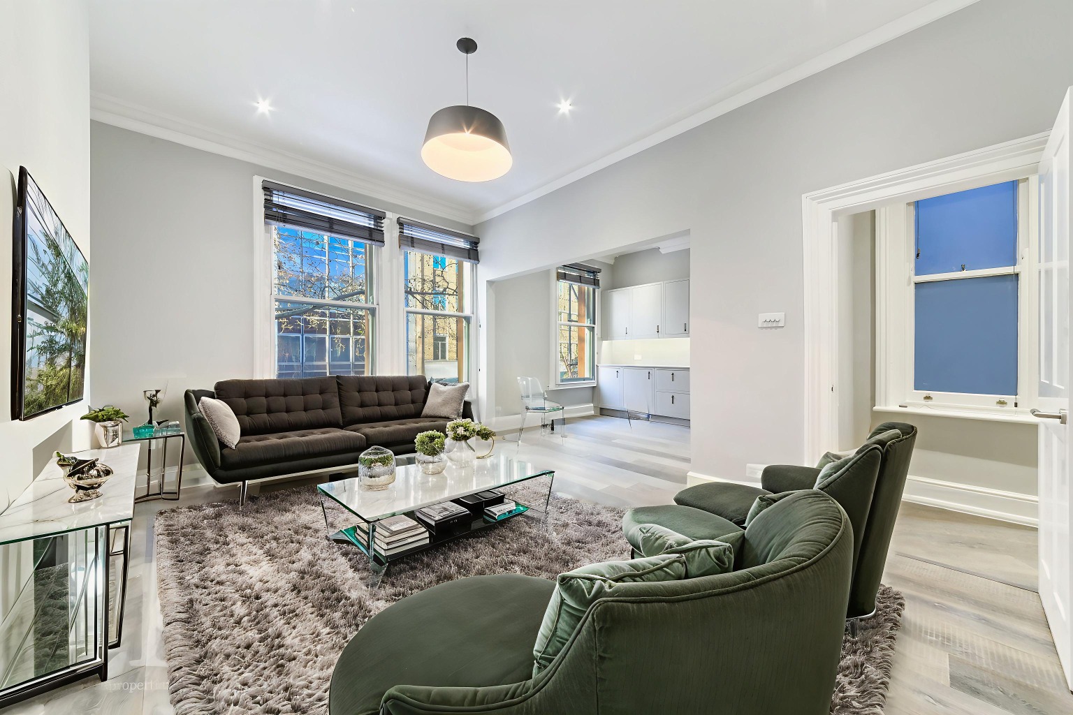 2 Bedroom Apartment, Shaftesbury Avenue, Covent Garden, WC2H
